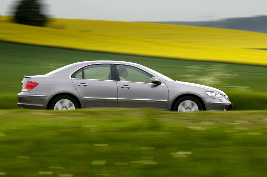  Honda Legend 2004 года  (фото 35 из 68)
